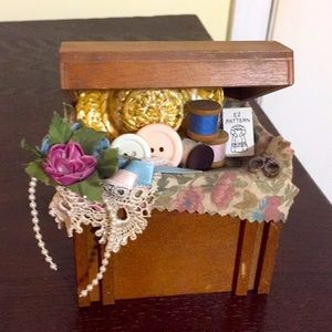 Vintage music box /sewing chest